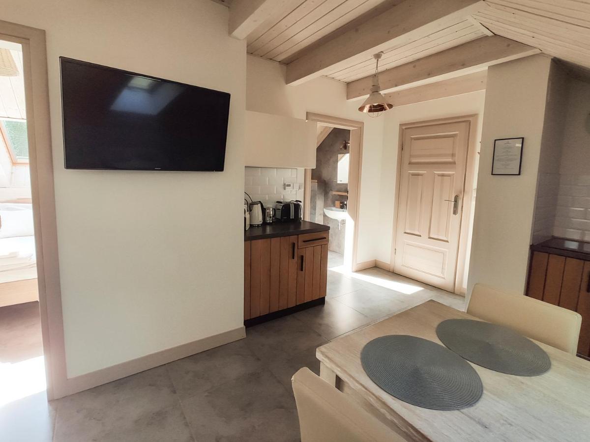 Mazursko - Komfortowe Apartamenty Nad Jeziorem, Sauna, Kominki Na Parterze Kretowiny Eksteriør bilde